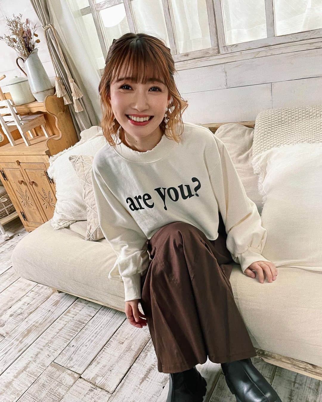 荻野可鈴のインスタグラム：「、 10月12日に誕生日を迎えました🎂 沢山のお祝いありがとうございます🤍🤍 週末は誕生日イベントでみんなに 直接お祝いしてもらえるし最高だ！」