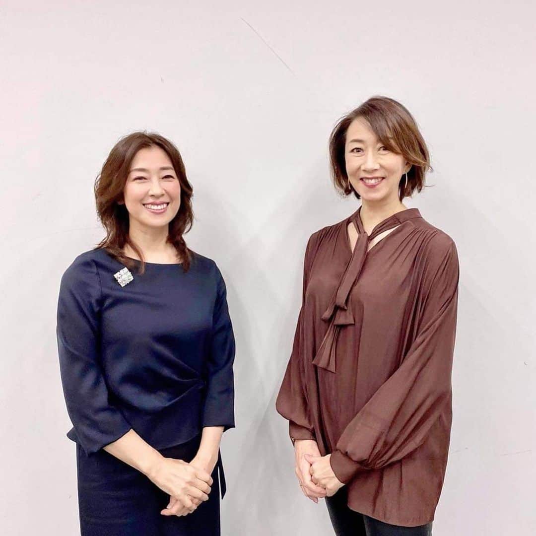 小西美穂のインスタグラム：「【記事公開】長野智子さんが インタビューしてくださった記事が きょうからWEBメディア「日経ARIA」で公開。 ⁡ キャスター長野さんが 「今一番会いたい人」に話を聞く！という新連載。 私を選んでいただいてドキドキ♡ ⁡ 働きながら大学院に進学した動機、 仕事との両立、学ぶ楽しさ、 そして修士研究の内容についても すごく興味があるとのことで… たっぷりと書いてくださっています。 ⁡ 貴重な機会を 本当にありがとうございました！！ ⁡ #日経ARIA #長野智子 #キャスター #報道 #ニュース番組 #インタビュー #大学院 #論文」