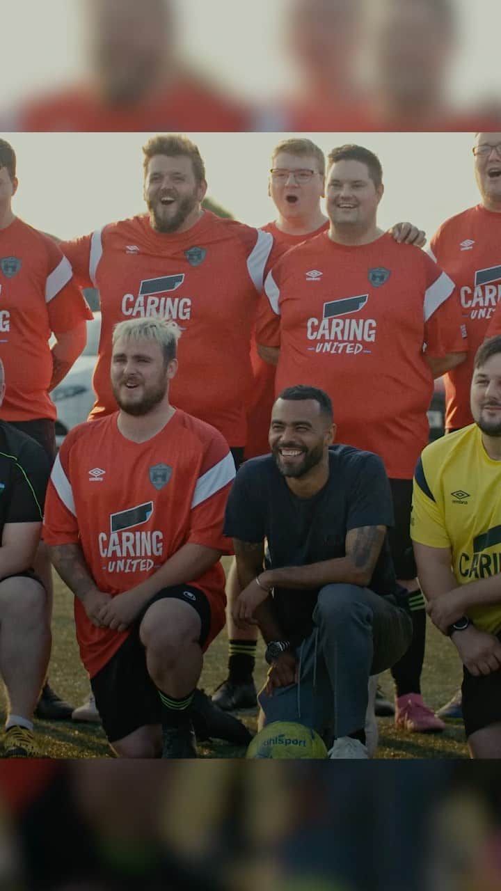 アシュリー・コールのインスタグラム：「As a player, it’s sometimes easy to forget exactly what this game means to people ⚽️   Since teaming up with @carlinguk and @calmzone I’ve seen first-hand how football can change lives and had the pleasure to be able to shine a light on some incredible people sharing their inspirational stories through setting up grassroots football clubs.     My first stop was Scotland where I met Gary, the founder of the Denny Warriors, a football club formed to help men tackle obesity and mental health issues.    Stay tuned for the rest of the series and some more amazing stories. #MoreThanAGame #CaringUnited」