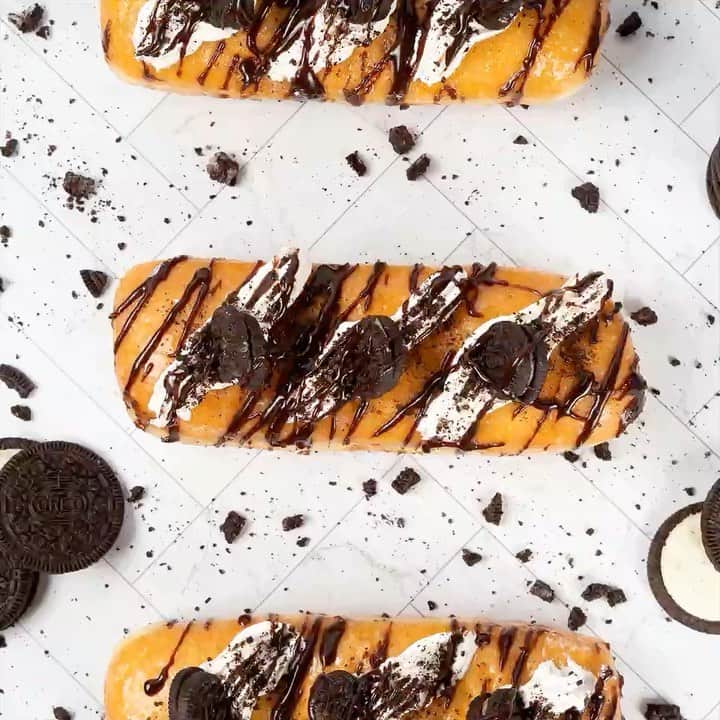 Zippy's Restaurantsのインスタグラム：「You know you want it 😍 Oreo® Cookie Long John is available now through 10/31! #FirstStopZippys」