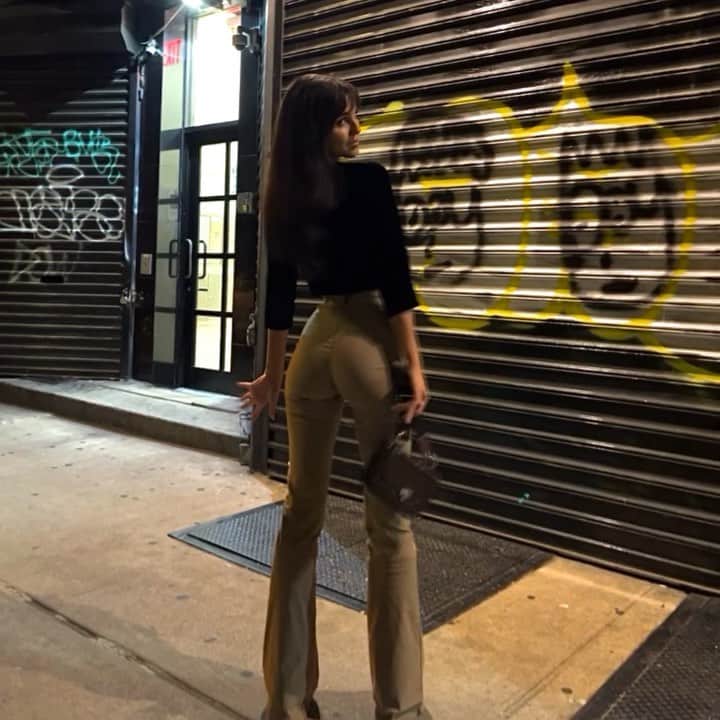Ashley Skyのインスタグラム：「a gooood evening 🍷🦪🍨」