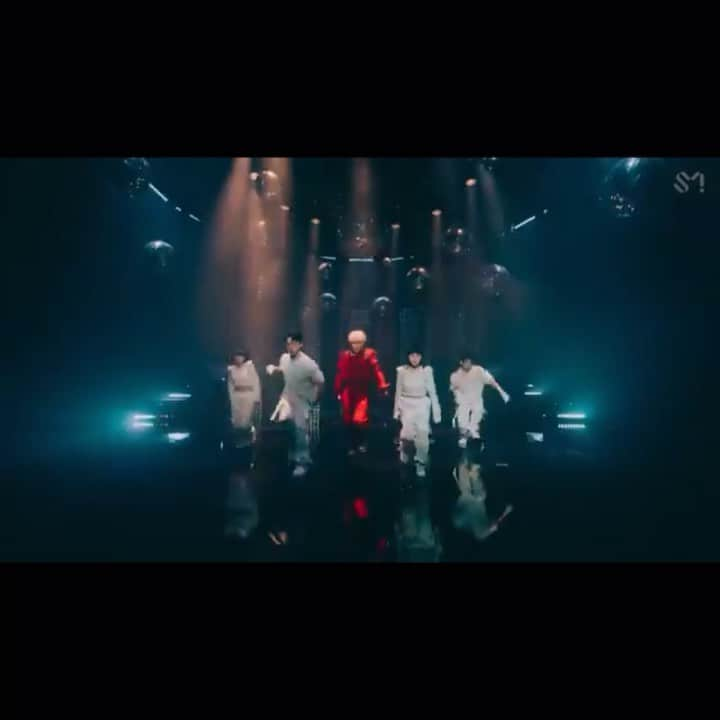 SHINeeのインスタグラム：「KEY 키 'BAD LOVE' Performance Video  https://youtu.be/1kov89n-_sw  #KEY #키 #SHINee #샤이니 #BADLOVE #KEY_BADLOVE」