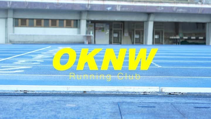 のインスタグラム：「オキナワランニングクラブのCM撮影をしてきました🎥  @okinawa.conditioning.space  @okinawa.running.club  県内トップクラスの実力をもつ講師陣が、ランニング初心者からアスリートのトレーニングまで幅広く指導していて  ①マラソン完走に向けたトレーニング ②フルマラソン３時間切りを目指すトレーニング ③マラソン大会へは参加しないけど運動がしたい  とレベルに応じた充実したトレーニングを指導してくれるそうで  実際ランニング初心者の方もいて、クラブの雰囲気も未経験の方でも楽しめそうでした☺️  オキナワランニングクラブさん、撮影させて頂きありがとうございました  --------------  現在、沖縄県でお仕事、活動、サークル等で撮影させて頂ける方を募集しています🙆‍♂️  思い出を写真や動画で残したい方、活動を沢山の方に知って欲しい方、忙しくてなかなか広告の素材が作れない方等  DMにてお気軽にご相談ください✨」
