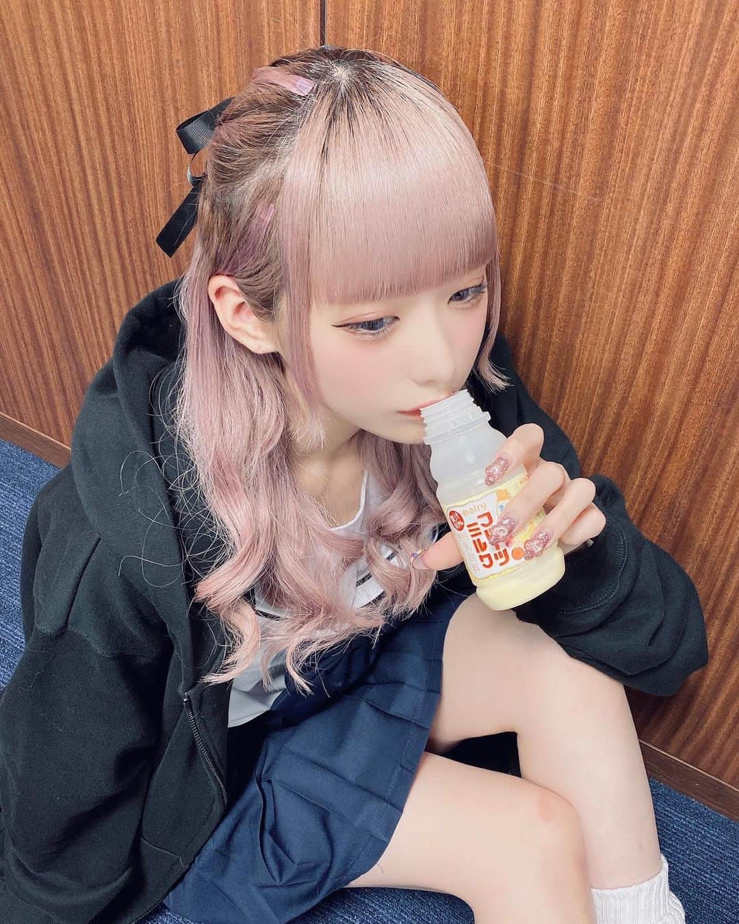 凸守すずのインスタグラム：「💭」
