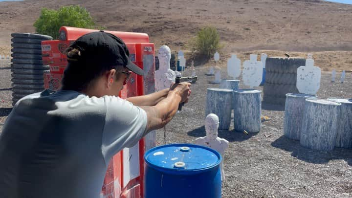 ヨエル・キナマンのインスタグラム：「PEWPEW🔫🔫」