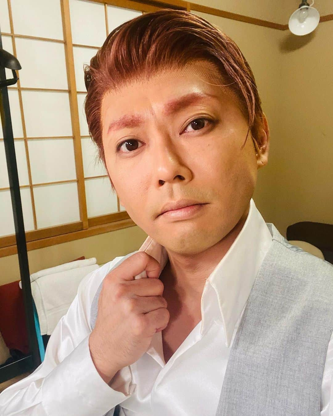 今井翼さんのインスタグラム写真 - (今井翼Instagram)「F1のピットインばりの  早拵え  #歌舞伎 #化粧 #余裕が出てきました #他の役者さんの顔を見て #日々勉強 #本日も充実感 #皆さんに感謝です #happy  #カルデロン才蔵今井」10月10日 17時11分 - tsubasaimai_official