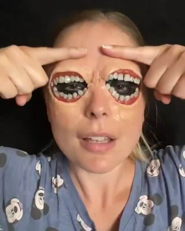 Insta Outfit Storeのインスタグラム：「Why is this so satisfying too watch? 👀🤪 -  . credits : @roligore 💗  - Tag your friends 👫 . . . . . . . . #specialeffects #sfxer #sfxmua #sfxmakeupartist #makeupremoval #halloweenideas #creepyartworks #specialeffectsmakeup #satisfying #asmrmakeup #asmrvideos #asmr #artisticmakeup #macromakeup #makeupcoyote #inbeautmag #editorial #editorialbeauty #editorialmakeup #abstractmakeup #runwaymakeup #theartistedit」