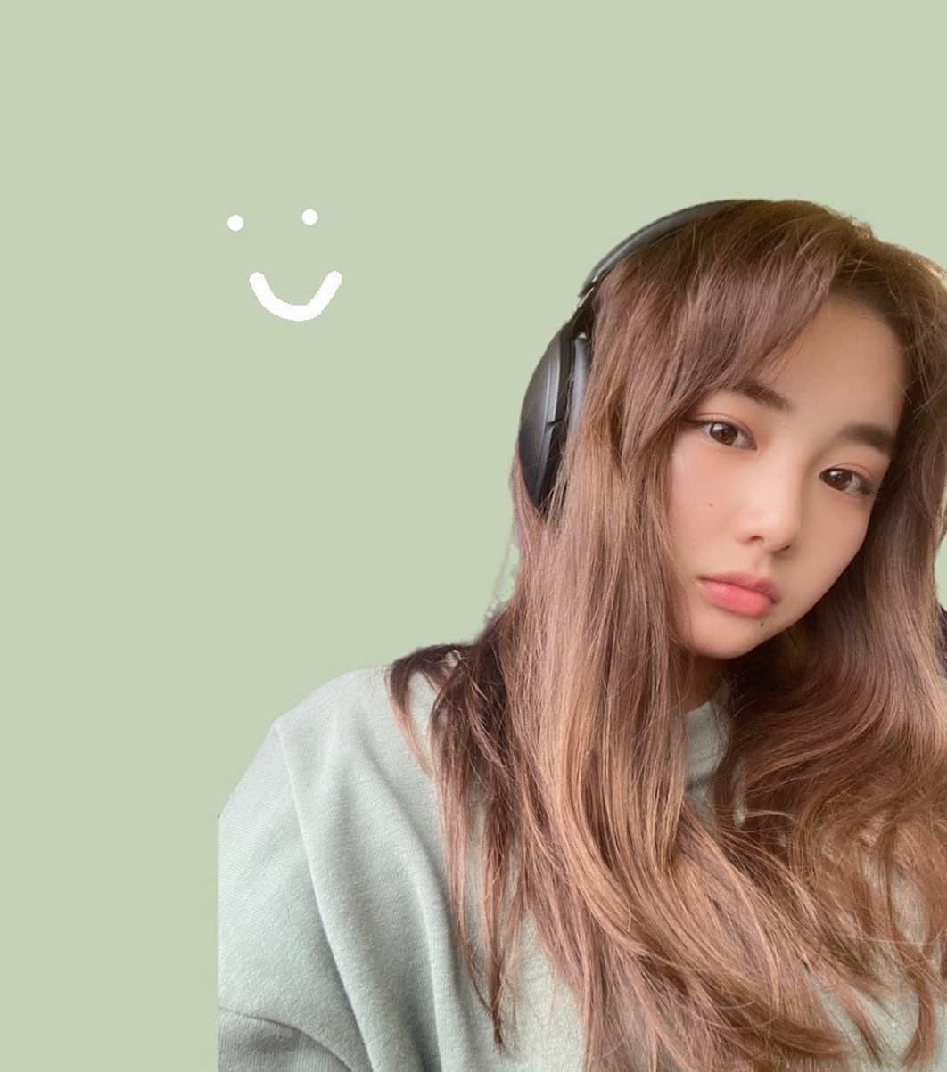 箭内夢菜のインスタグラム：「🎧♪」