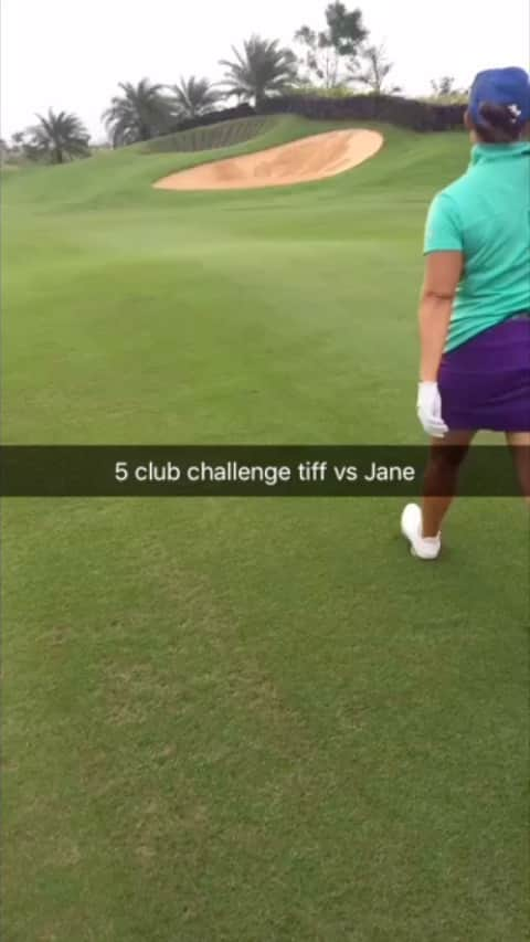 ジェーン・パークのインスタグラム：「A hurricane was approaching Hainan China and it was Sunday before the event with 80mph gusts. I think 2017? My clubs and clothes had not come in so we decided to play a few holes with 5 of her clubs. We had so much fun. I’m reminiscing about not only the old Grace, but the old life I had. Something pulled me to look through old videos and I’m so glad that I still had this in my phone. I miss you all on tour. Thank you for all the memories and more. If you guys want, I’ll try to post more about my experiences in golf. I miss it so damn much and only have my camera roll to look back on. I think it will be cathartic for me to share this part of my life too, if you guys will let me ❤️」