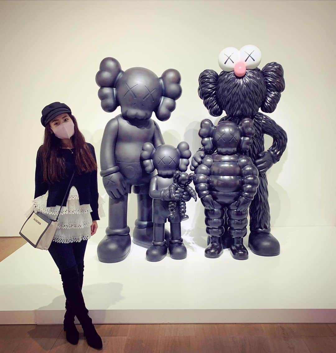 中村エリカさんのインスタグラム写真 - (中村エリカInstagram)「KAWS TOKYO FIRST  やっと行けました👀❤️ グッズはほとんどSOLDOUTだったけども🥲 可愛かった♡ . . . #kawstokyofirst #kaws #art #artist」10月10日 14時06分 - erika__nakamura