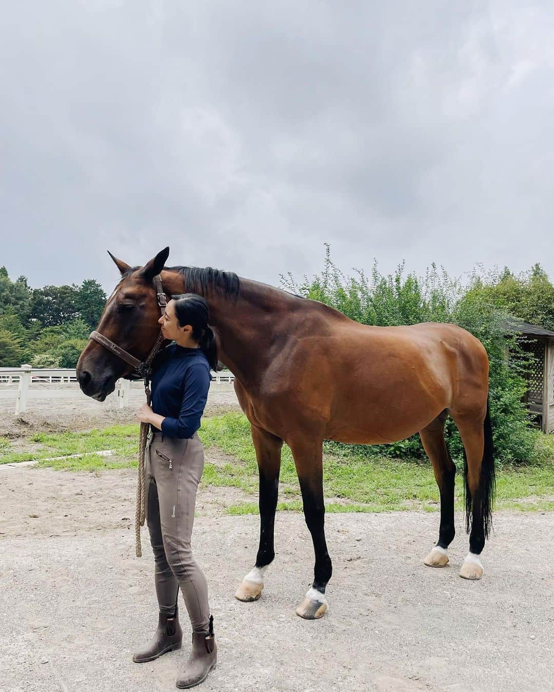 東美樹さんのインスタグラム写真 - (東美樹Instagram)「10 years of friendship🐴 👧🏻 times flies…!! so lucky to have found something that I still love doing now🙏🏼❤️  乗馬というものを知って早10年 お世話になって早10年  ずーっと変わらず好きと言えるものを見つけられて 幸せ！😆  みんながずっと変わらずしている事、好きな事、習慣ってありますか？ コメント欄で教えてください🌱☀️  #equistrianlife #horsetherapy #乗馬女子 #大好きなもの」10月10日 14時51分 - mikko.36___