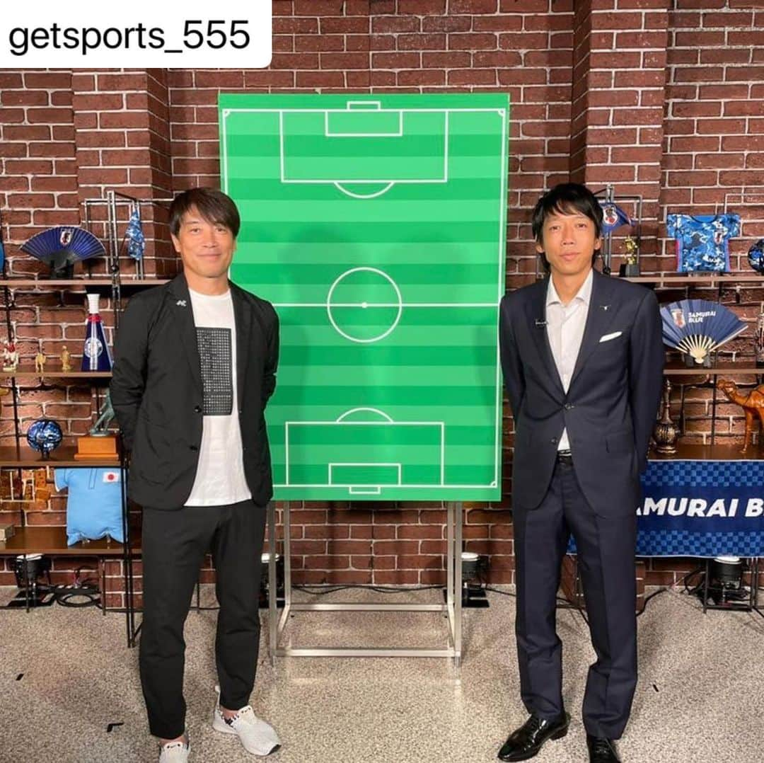 中西哲生さんのインスタグラム写真 - (中西哲生Instagram)「今日深夜25:25〜 中村憲剛さんが初めて解説者として 『Get Sports』参戦。お楽しみに👍  #Repost @getsports_555 with @make_repost ・・・ 【10/10の #getsports】 【#サッカー ⚽️】 W杯アジア最終予選徹底検証 中西哲生×中村憲剛 カタールW杯出場へ向け激しい戦いが繰り広げられているアジア最終予選。 しかし、そんな中で日本代表は初戦を格下相手に敗戦するなど順調な滑り出しでは無かった。  森保ジャパンがこれから勝利を重ねていく上で重要なポイントとは！？ グループ最大のライバルとも言われるオーストラリアとの大一番を前に #中西哲生 (@tetsuonakanishi ) × #中村憲剛 (@kengo19801031 ) が監督の目線から提言！！  📺GET SPORTS ⏰10/10(日)深夜1時25分〜※一部地域を除く」10月10日 16時13分 - tetsuonakanishi