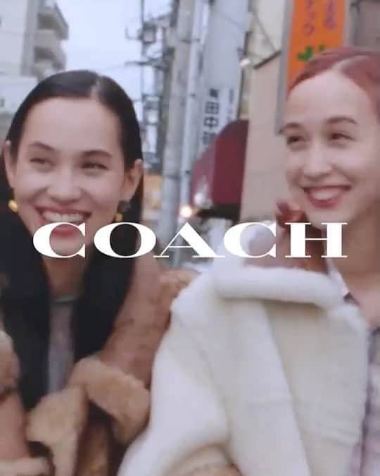 のインスタグラム：「Beautiful sisters @i_am_kiko & @ashley_yuka 👭　for  COACH FALL 2021 @coach Happy to work with @masakoogura  @eichimatsunaga」