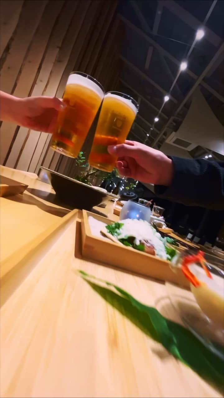 ぞのさんっのインスタグラム：「久しぶりのワンカットカメラワーク☺️♫ ・ 📍 @snowpeak_restaurant_seppo  📸 @zono.sann @nishijun.1 @fulla_yun  ・ #Restaurant雪峰#レストラン #雪峰#ランドステーション #ランドステーション白馬#landstation_hakuba #スノーピーク #snowpeak #hakuba #白馬 #自然を食べる #pr  @snowpeak_landstation_hakuba」