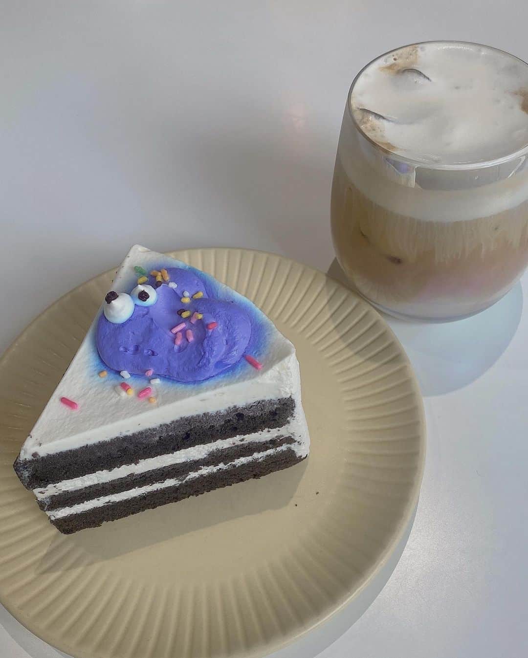 上西怜さんのインスタグラム写真 - (上西怜Instagram)「⠀ ⠀ 美味しくて可愛いケーキ食べた🍰🥰💭 ⠀ ⠀ #ハロウィン  #ハロウィンケーキ」10月10日 22時47分 - jonishi_rei