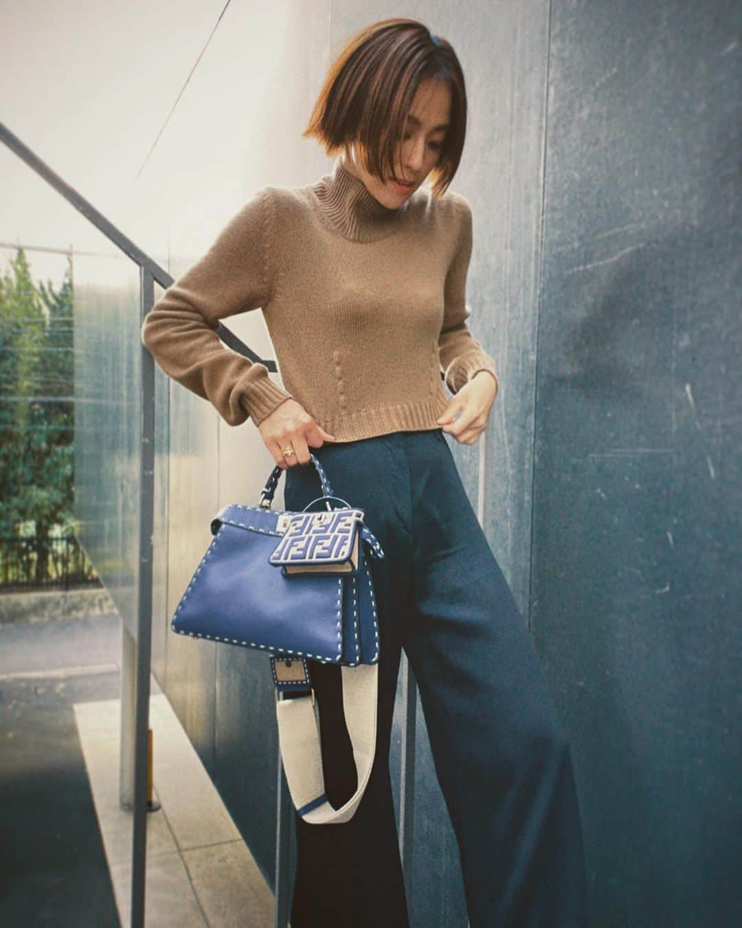 中村アンさんのインスタグラム写真 - (中村アンInstagram)「National Handbag Day🎨 @fendi @mrkimjones  #Fendi #FendiPeekaboo」10月10日 22時43分 - cocoannne