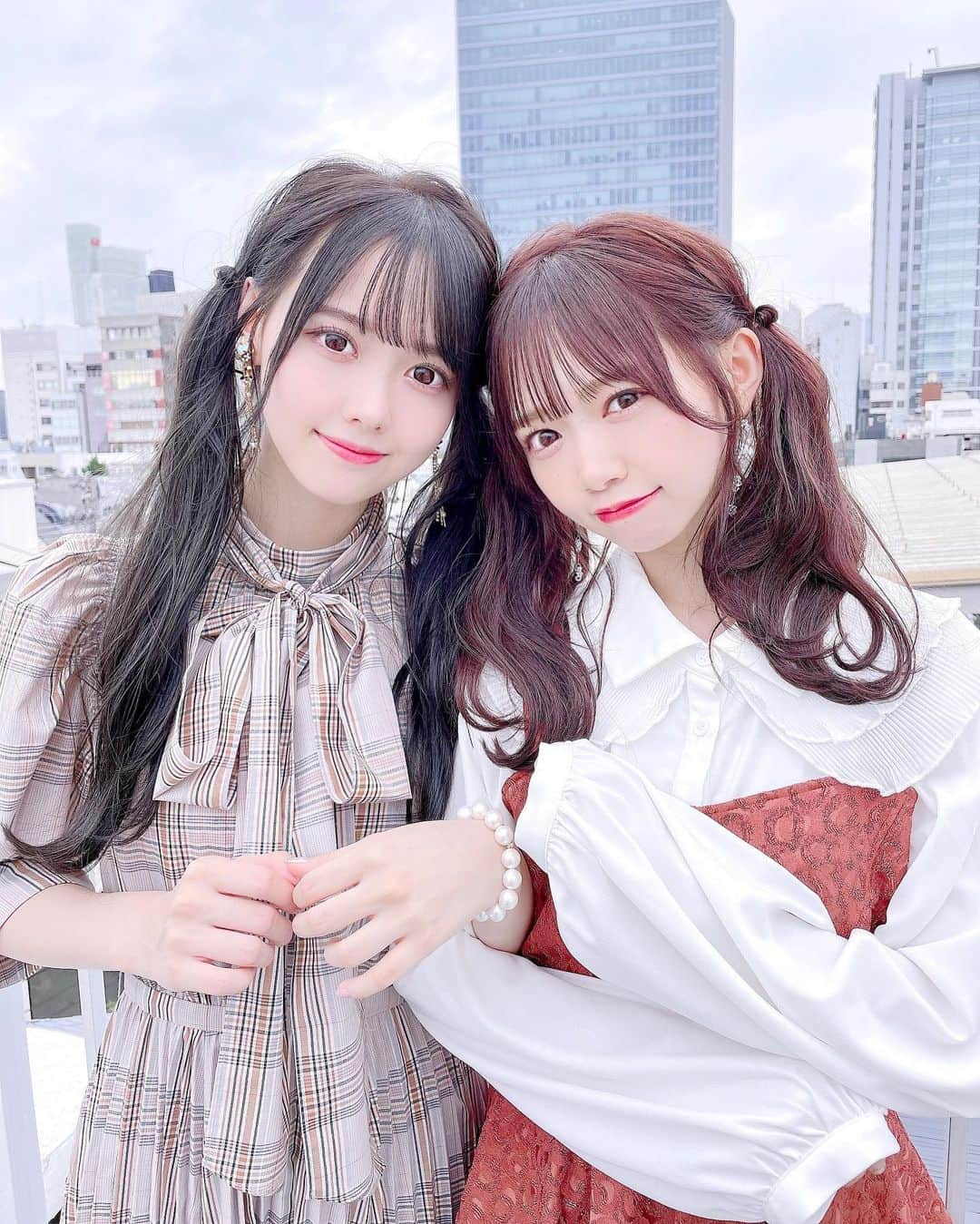 松本ももなさんのインスタグラム写真 - (松本ももなInstagram)「はたちゃんとツインテール👭 ⌒*(„❛ ֊ ❛„)*⌒  だーい好き💕‎(ᐡ o̴̶̷̤ ﻌ o̴̶̷̤ ᐡ)  #ツインテール #ヘアアレンジ #ラストアイドル #japanesegirl #kawaiigirl」10月10日 22時53分 - momona.1012