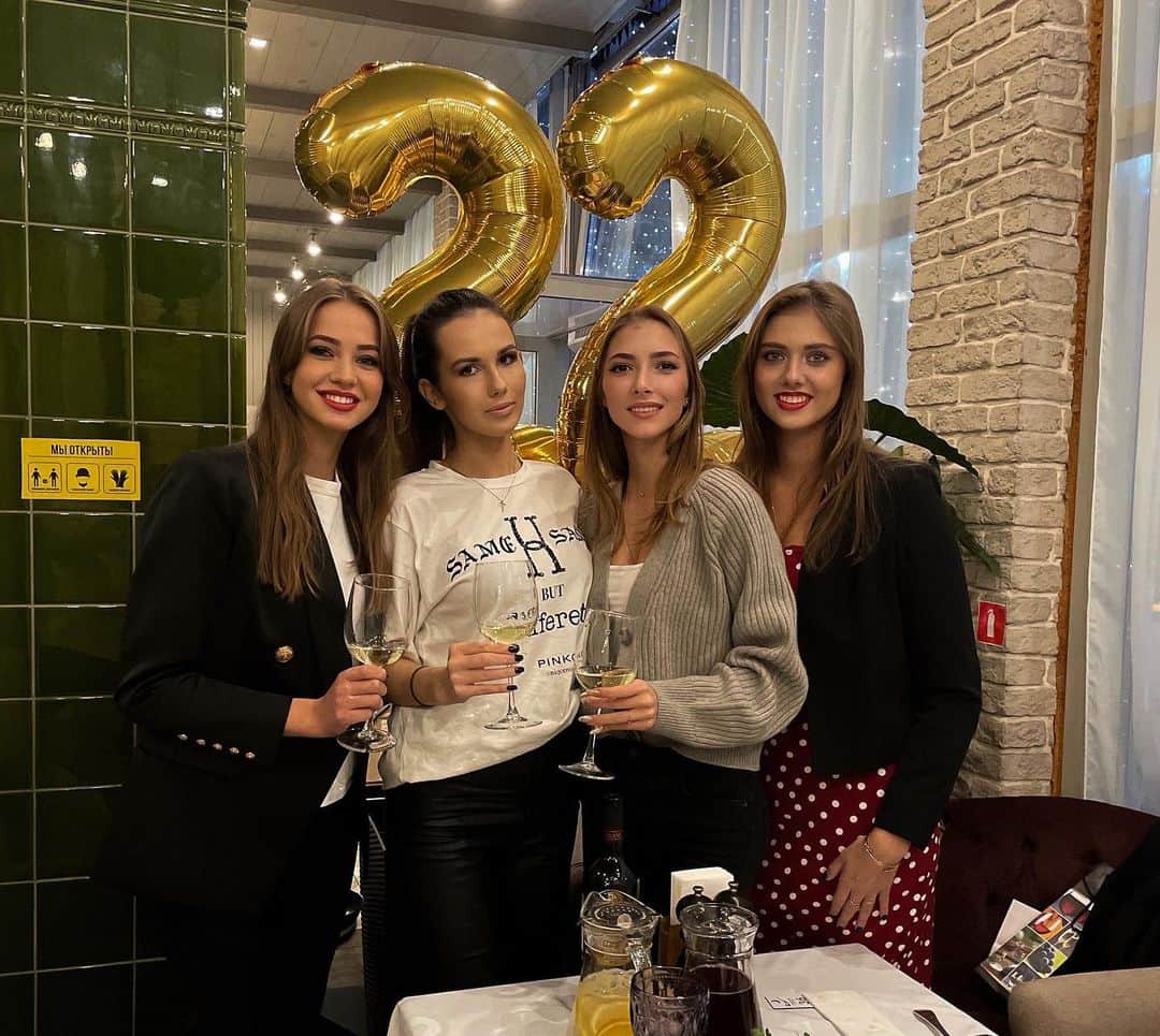 Veronika Rudychevaのインスタグラム：「Hb🥳 #22 ❤️」