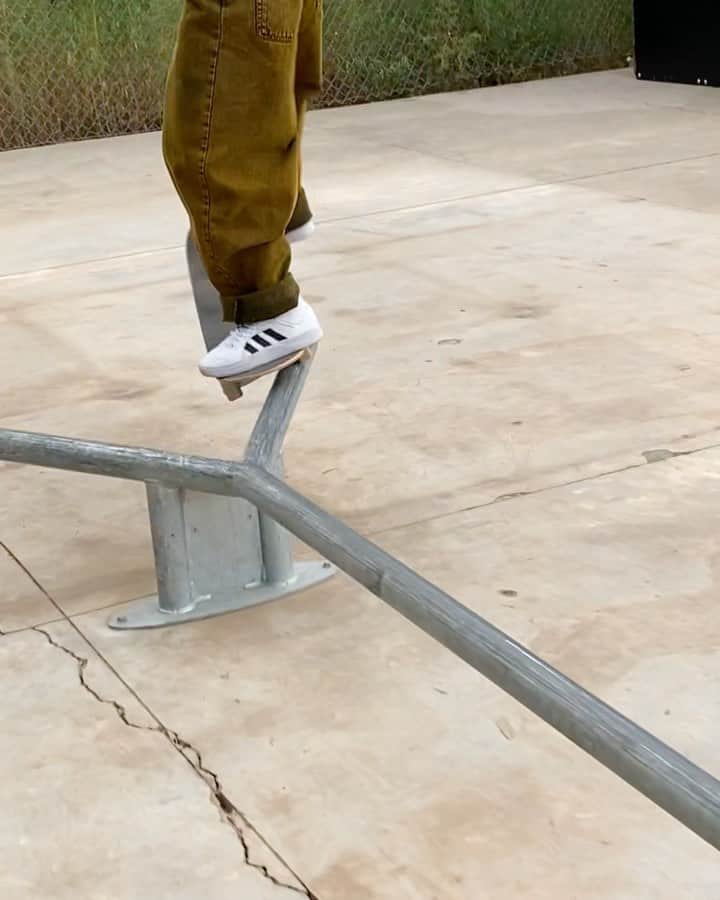マライア・デュランのインスタグラム：「🍿ON THE ‘Y’ 🤪 📲: @elijahdur」