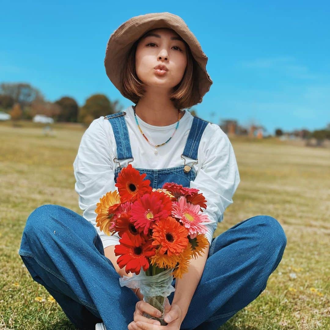 福間文香のインスタグラム：「Farmers Market🌻🎵 . . . ローズマリー あんまり植物育てたことないけど ちゃんと育つかな🌳🙂💪 @stirlingfarmersmarket #perth #perthlife」