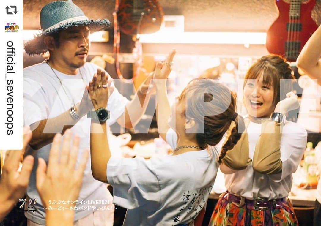 MAIKO さんのインスタグラム写真 - (MAIKO Instagram)「ハイタッチの瞬間🤚 ケイタのハイタッチはめちゃくちゃ強いよ💥  @kazu__oki くん素敵な写真をありがとう🥴✨  #sevenoops #repost  @official_sevenoops v ⚡️写真でLIVEを感じよう🎸⚡️  ただ今、ファンクラブにてブロマイドコンテンツ開催中📸⚡️  9月に行われたオンラインLIVEの様子が写真で蘇る💥😳⁉️  好きな写真を選んで注文すると、富士フイルムより現像されたブロマイドがご自宅に届くサービスです📮⚡️  オンライン配信では流れていない楽屋ショットもあります😉⚡️ ぜひ自分だけのオリジナルアルバムを作ってみてください🎸⚡️⚡️  📸 @kazu__oki   #期間限定🚨 #詳しくはプロフィールトップURLへ #うぷぷクラブ🔍 #sevenoops」10月11日 10時02分 - maiko_oops