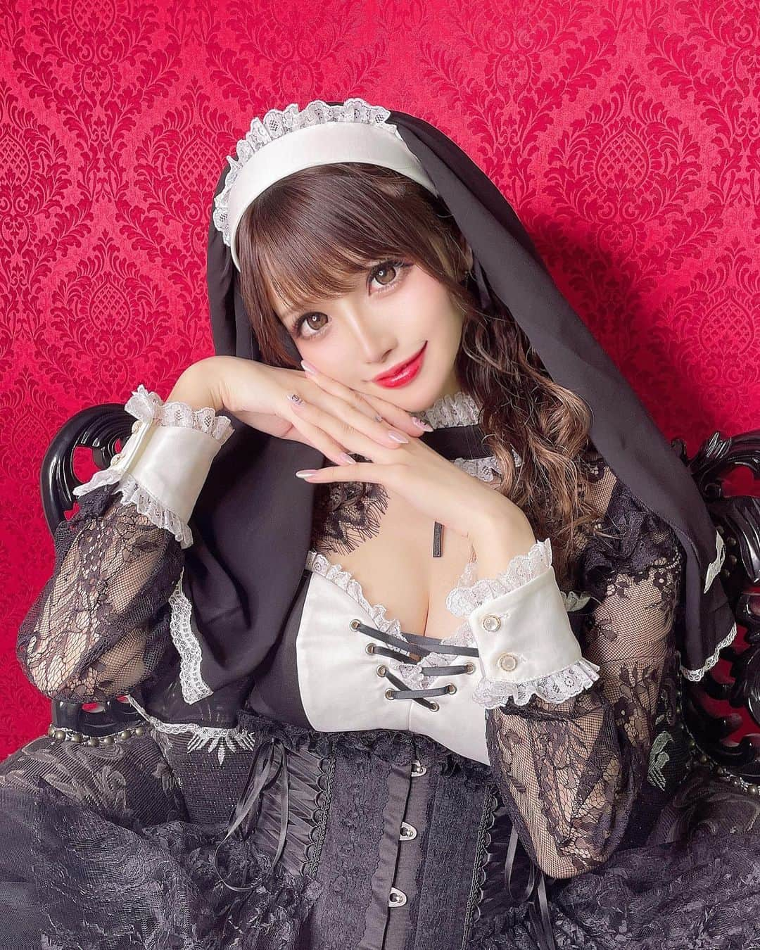 桜咲乃愛さんのインスタグラム写真 - (桜咲乃愛Instagram)「告知✨♥️  10/29.30でNOWでハロウィンイベントがあります🎃  29日はローブドフルールのバニーコスプレ♡♡  30日は私が人生で初めて作らせて頂いたシスターのコスプレを着て出ます🥰💕✨  毎年31日にリアバのお祝いをしてくれている皆様、今年は31日がなんと店休日となっております😭🌸 毎年お誕生日はNOWで皆とコスプレ着ながら祝ってもらっていたのに急に無くなると本当に何したらいいか分からないし寂しい気持ち😭♥️✨  なので30日に来て頂けたら寂しくなくてとっても嬉しいです🥺💓💓  今年は初めて作らせて頂いたコスプレを着るということで、ハロウィンイベント限定の名刺を作らせて頂きました♥️✨ 29.30日に来てくれた方にのみお渡ししますので、是非GETしてね😘💕✨(名刺の写真はSNSに載せてません)  たくさんの人に会えますように🥰💕♱ よろしくお願いします♡♡  #ハロウィン#ハロウィンイベント#リアバ#シスターコスプレ#バニーコスプレ#限定#イベント」10月11日 21時12分 - noasama1101