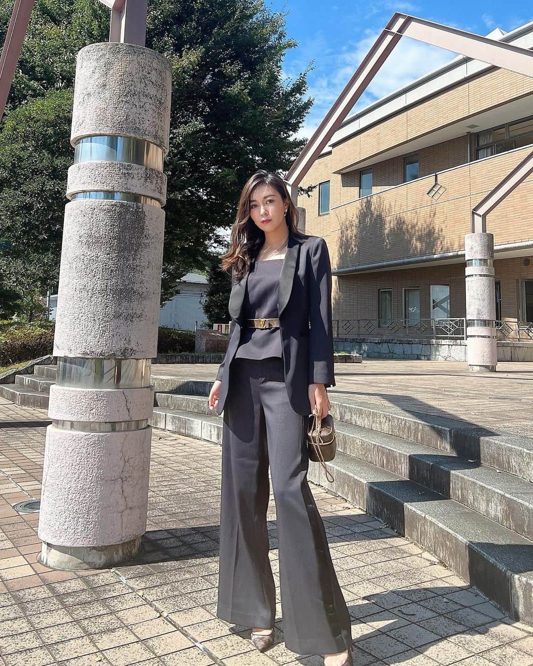 若尾綾香さんのインスタグラム写真 - (若尾綾香Instagram)「☆  𝒜𝓌𝒶𝓇𝒹𝓈 𝒸𝑒𝓇𝑒𝓂𝑜𝓃𝓎.  地元、韮崎市から感謝状頂きました。 光栄でとても嬉しく思います。 地元に愛を。 これからも貢献できるように 努めていきたいと思います。  表彰式のstyleは、@_onism_official の タキシードのセットアップがカッコいい。 褒められるくらいスタイルアップできる💓 setup #onism belt&accessory #louisvuitton  bag #louisvuitton  shoes #christianlouboutin   #韮崎市制施行#記念式典#表彰式#感謝状 #韮崎市#山梨県#観光大使#親善大使 #武田の里サッカーのまちにらさき親善大使」10月11日 21時27分 - ayaka_wakao