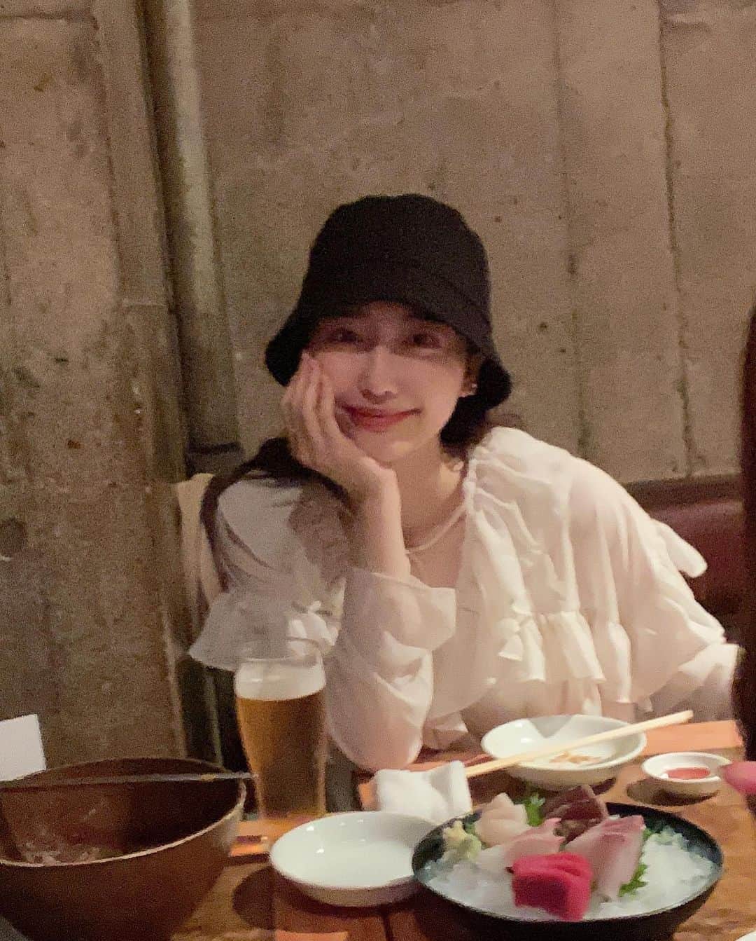 浦まゆさんのインスタグラム写真 - (浦まゆInstagram)「. 弱いからほとんどお酒飲まないんだけど、めずらしく飲みたくなったので🍺 外でお酒が飲める解放感もあって、飲めるだけ飲むぞー！って思ってたんだけど、一杯でリタイア😕笑」10月11日 22時19分 - uramayu0908