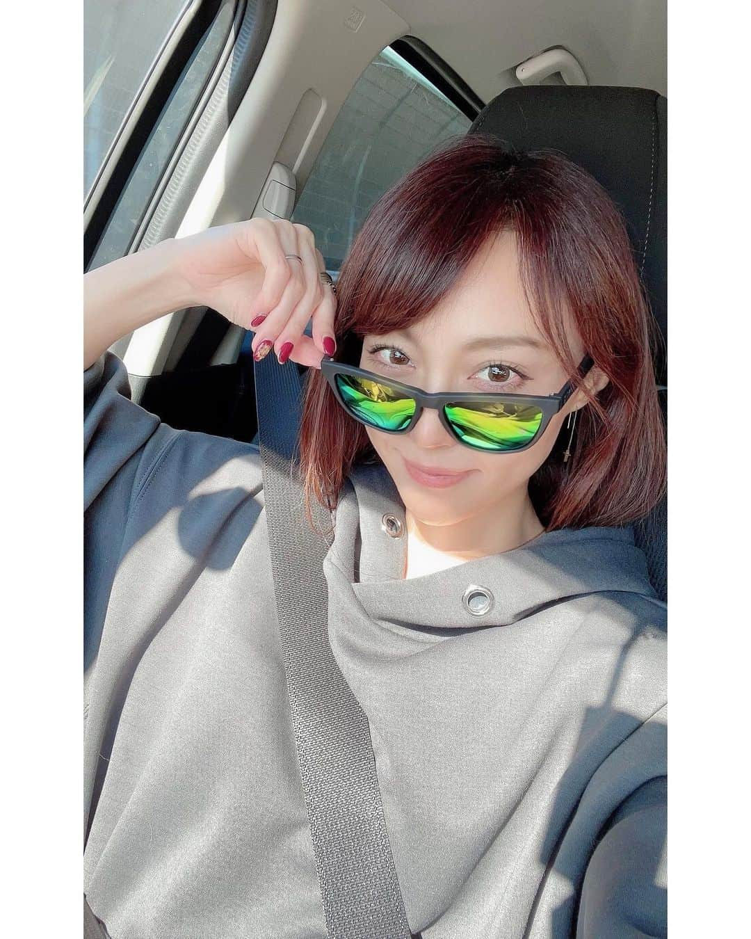 中川祐子さんのインスタグラム写真 - (中川祐子Instagram)「日差しが眩しい☀️😆 気持ちのいい天気だな〜‼️ 最高のドライブ日和🚙💕 . ちょっと遠出してきます(笑) . #ドライブ #中央フリーウェイ #ドライブ日和 #最高の天気 #気持ちいい青空 #スーパー晴れ女 #dangshades  #dang #明日から雨 #貴重な日差し #happylife #enjoydriving  #sunshinegirl」10月11日 14時04分 - nakagawa.yuko