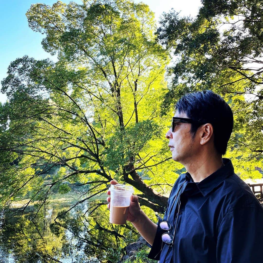 徳永英明のインスタグラム：「#hideaki_tokunaga_official #徳永英明#公園  風が気持ちいい」