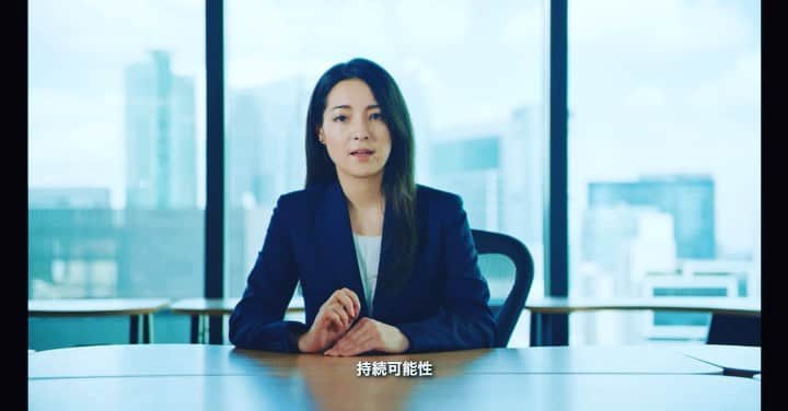 渋谷慶一郎のインスタグラム：「気がつけば結構長い友達の山田早輝子さんが主宰するFood Loss Bankが国連食糧農業機関主催、ワールド・フードフォーラムと日本ガストロノミー学会と共同制作したマスタークラス「より良い食の未来をめざして」が国連主催のイベントで世界配信され、僕は一曲提供しました。この映像は日本の取り組みから学ぶ教材として、９月にNY(国連フードシステムサミット)にて上映、10月ローマ(WFF)にて上映され同時に公式サイトで配信されています。Food Loss Bank、設立1年でこの躍進すごい。 The Food Loss Bank, led by my long-time friend Sakiko Yamada, co-produced the master class "Towards a Better Food Future" with the World Food Forum, sponsored by the Food and Agriculture Organization of the United Nations, and the Japanese Society of Gastronomy, and I contributed a song. This video is screened in New York (UN Food System Summit) in September and in Rome (WFF) in October as a teaching tool to learn from Japan's efforts, and at the same time it will be distributed worldwide on the official website.」