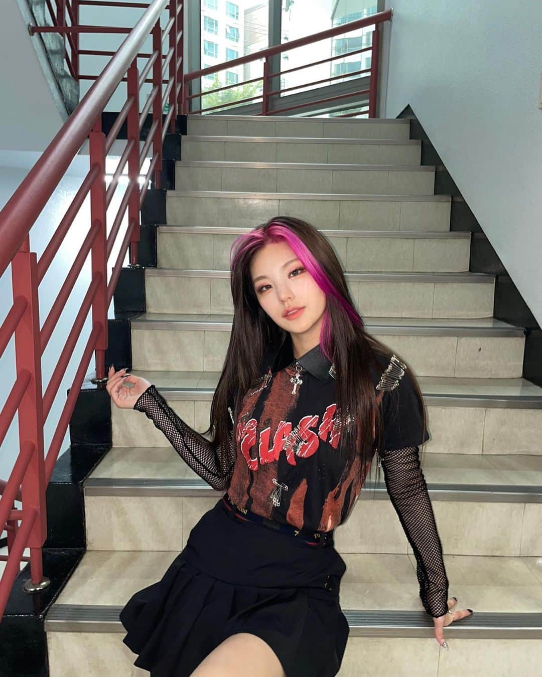 ITZYさんのインスタグラム写真 - (ITZYInstagram)「LOCO❤ 🔥❤ 🔥❤ 🔥」10月11日 18時45分 - itzy.all.in.us