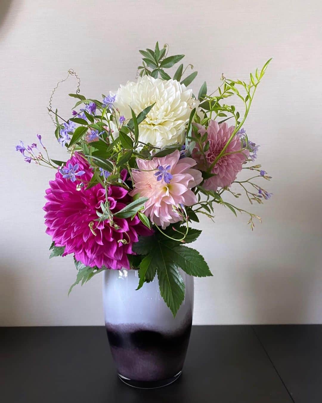 山賀琴子さんのインスタグラム写真 - (山賀琴子Instagram)「今年一番可愛い花束💐」10月11日 19時25分 - kotokoyamaga