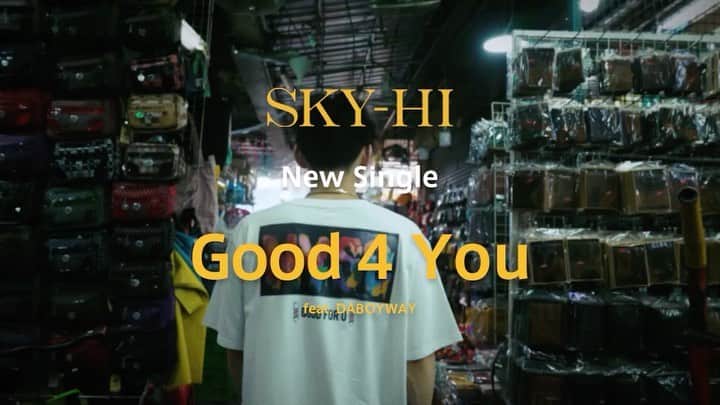 SKY-HIのインスタグラム：「2021/10/27(水)発売！ 約3年ぶりのオリジナルアルバム「八面六臂」から..タイを代表するラッパーDABOYWAYとのコラボレーション楽曲♬ ⁡ ／ 「Good 4 You feat. DABOYWAY」10/13(水)先行配信決定！！ ＼ 楽曲は2年前に制作を行っており、新型コロナウイルスの影響によりリリースが延期となっていた為、待望のリリースとなります👏 ⁡ SKY-HIがバンコク、DABOYWAYが東京とお互いの街で撮影を行ったMVも10/13(水)20:00に公開🎥✨ YouTube SKYHICHANNELでリマインダー登録をお忘れなく♬」