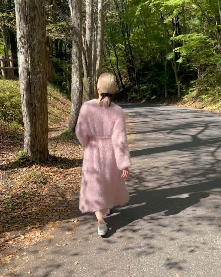 中谷愛のインスタグラム：「🚶🏼‍♀️..🍃🪵」