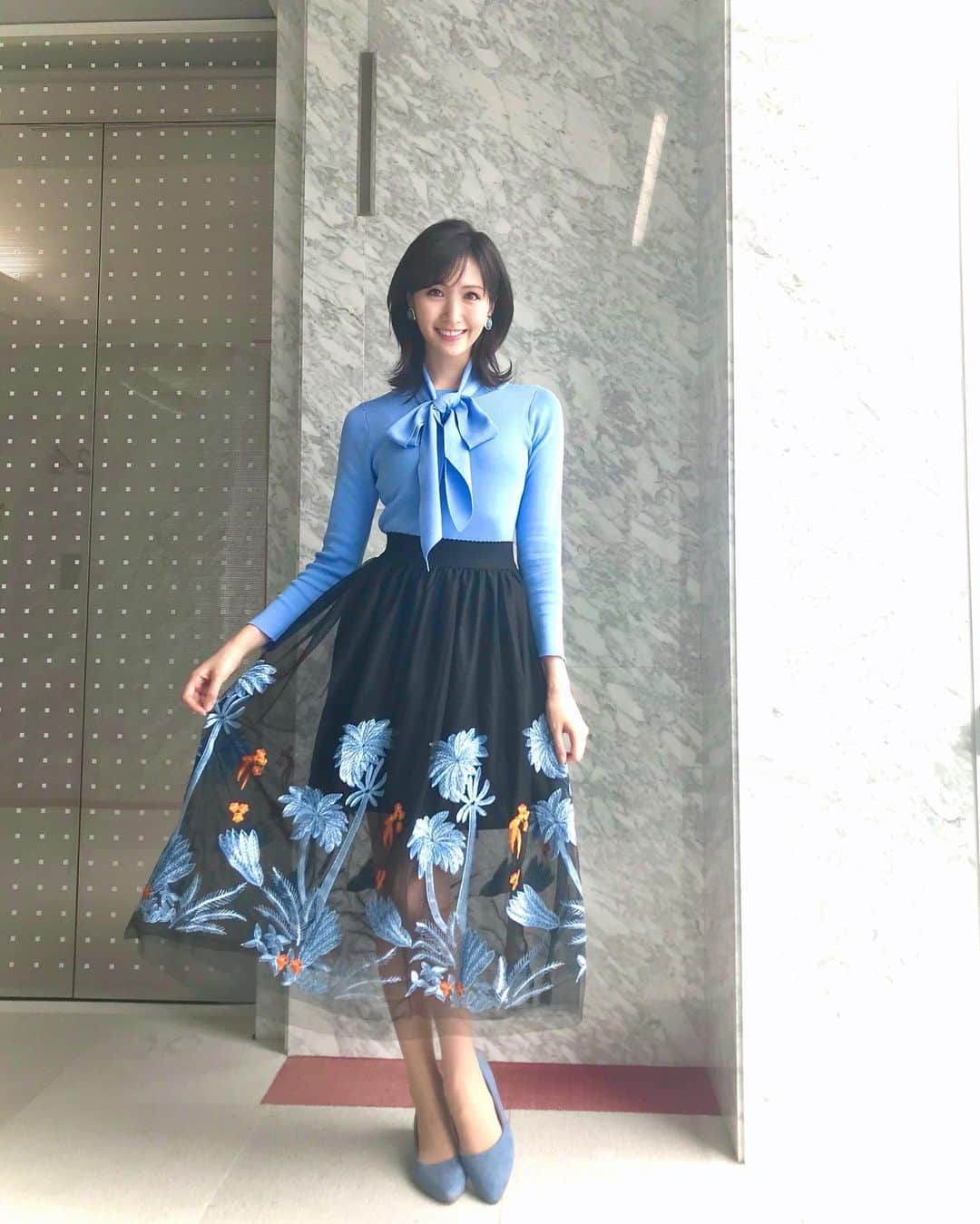 横山ルリカさんのインスタグラム写真 - (横山ルリカInstagram)「. #🦋🦋🦋  #tops #skirt #wildlilydaikanyama  @wildlily_daikanyama   10/17（日）15:00〜 BSフジ 【BSスーパーKEIBA】に出演します🏇👑  G I 秋華賞🤍✨✨✨  最後の一冠、輝くのは？🥰👑 ぜひ、ご覧ください🌈  #BSフジ #BSスーパーKEIBA #秋華賞」10月11日 20時38分 - rurika_yokoyama_official