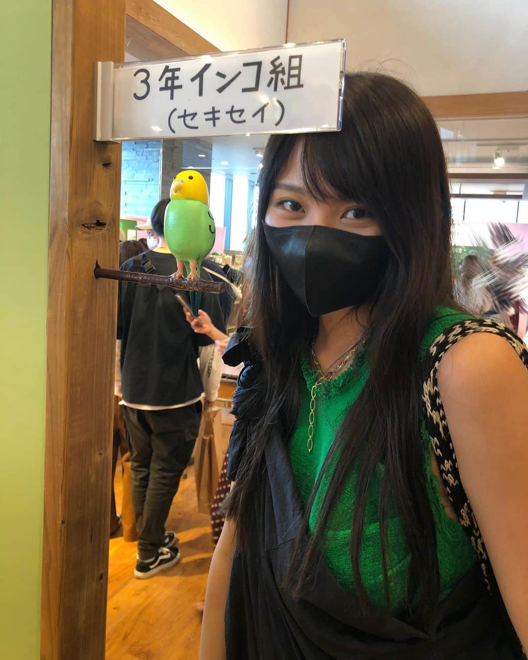 桜井木穂のインスタグラム：「【コジコジポップアップショップ 3年インコ組🦜（セキセイ）】  最終日にようやく行けました☀️  クリスマスには特注品のコジコジ等身大ぬいぐるみが届くの♡楽しみ🎁」