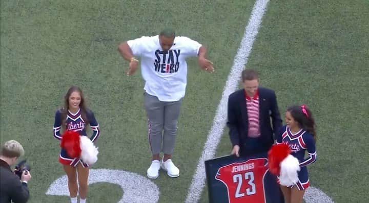 ラッシャッド・ジェニングスのインスタグラム：「I’ll never retire my end zone celebration. Shoutout my @im_mikeb for the influence 🙌🏾」