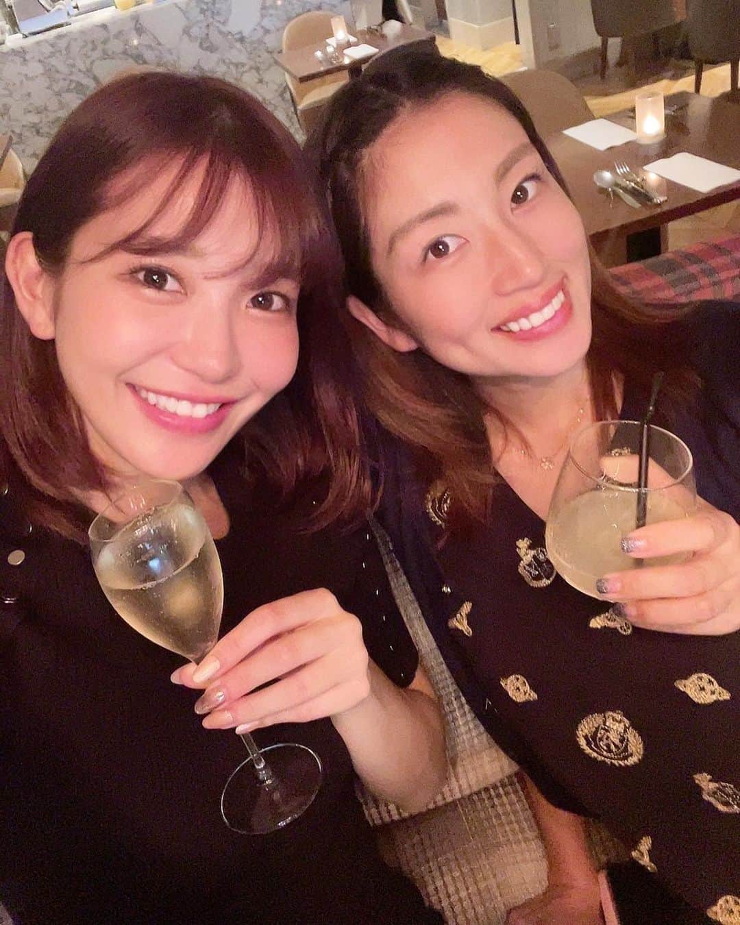 庄司ゆうこさんのインスタグラム写真 - (庄司ゆうこInstagram)「cocoちゃんのお誕生日お祝い🎂🥂 1ヶ月遅れでサプライズしたので喜んでもらえた❣️細くてスタイル抜群なのにめちゃくちゃよく食べるところが大好き🤣💓 10歳も年下だけど仲良くしてもらえて嬉しい😆これからも全力で応援します😍 #お誕生日おめでとう#ハッピーバースデー#お祝い#バースデーケーキ#恵比寿#レジャーノ#可愛くて性格いい子#大好き」10月11日 23時01分 - yuko.shoji