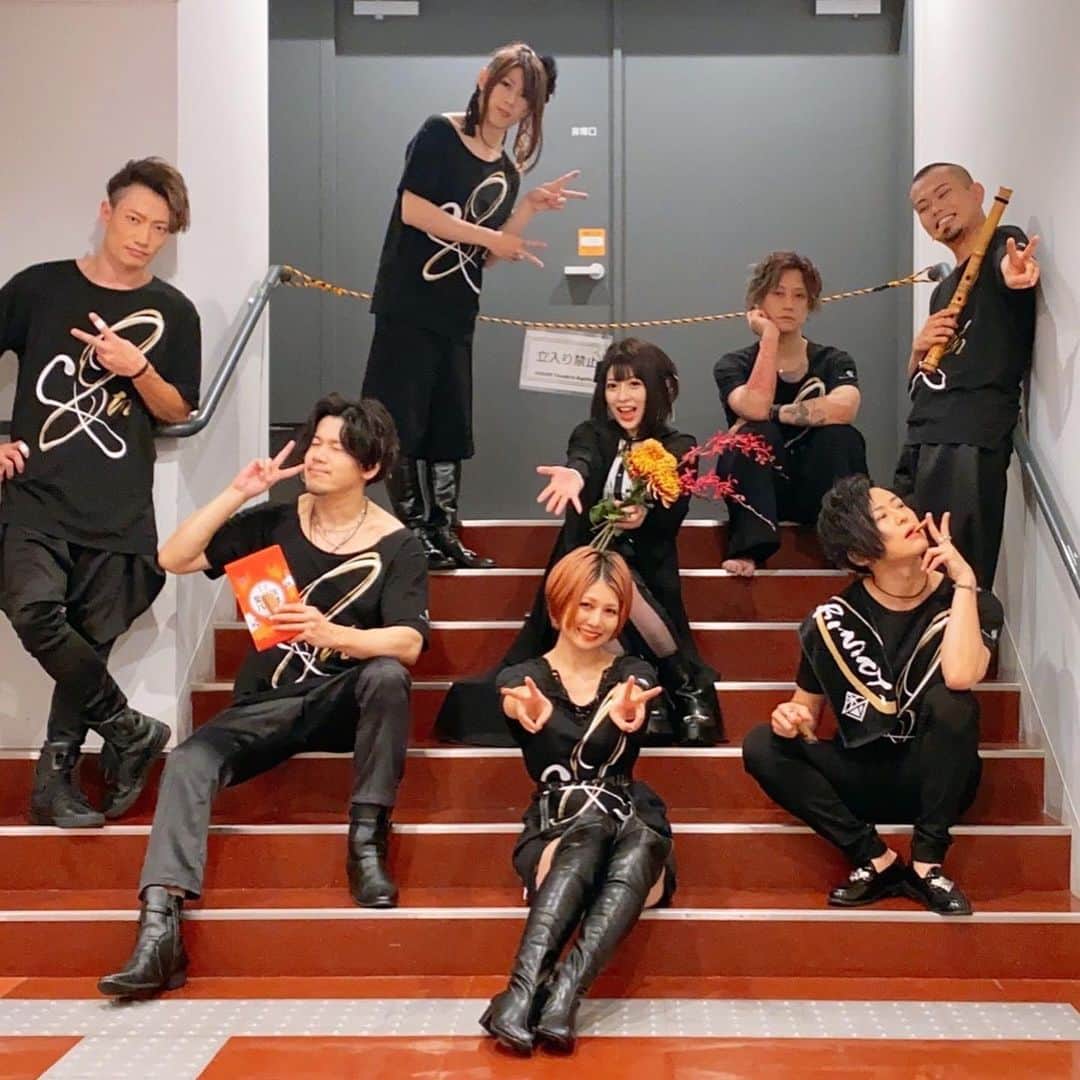 鈴華ゆう子さんのインスタグラム写真 - (鈴華ゆう子Instagram)「和楽器バンド全国ツアー、京都ありがとうございました。ファンのみんなのノリがよくてとても楽しかったです。明日は高松です！明日もよろしくー！٩(ˊᗜˋ*)و #和楽器バンド #鈴華ゆう子 #Wagakkibnd  #yukosuzuhana」10月11日 23時29分 - yuko.suzuhana