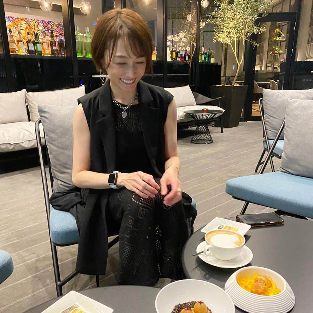 杏さゆりさんのインスタグラム写真 - (杏さゆりInstagram)「またまた、てらちゃんに誕生日お祝いの時撮ってもらったナチュラル写真😂 . これもまた沢山笑っておる😂 . 座右の銘 人生大笑い 沢山笑った写真アップしていけるよう精進します😇🙏✨ . #笑顔 #人生大笑い #杏さゆり　#SayuriAnzu」10月11日 23時36分 - anzu_sayuri_official