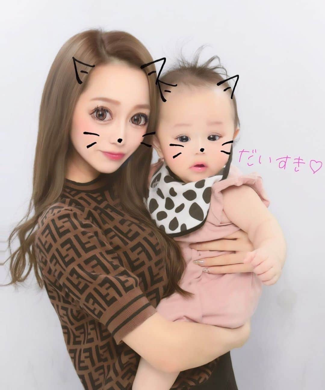 SUZUさんのインスタグラム写真 - (SUZUInstagram)「♥  初めて2人だけで プリクラとった🍒  これからいっぱい 思い出増やしていこね🎞  #親子#初ぷり#ママスタグラム #ootd#code#女の子ママ #女の子ベビー #ベビスタグラム#赤ちゃん #親子コーデ #親子コーディネート  #赤ちゃんのいる生活#親バカ部  #プリント倶楽部#ベビー服#ベビー品 #新米ママ#新米まま#オシャレさん #産後#産後ダイエット#生後5ヶ月」10月11日 23時40分 - suzuchibi