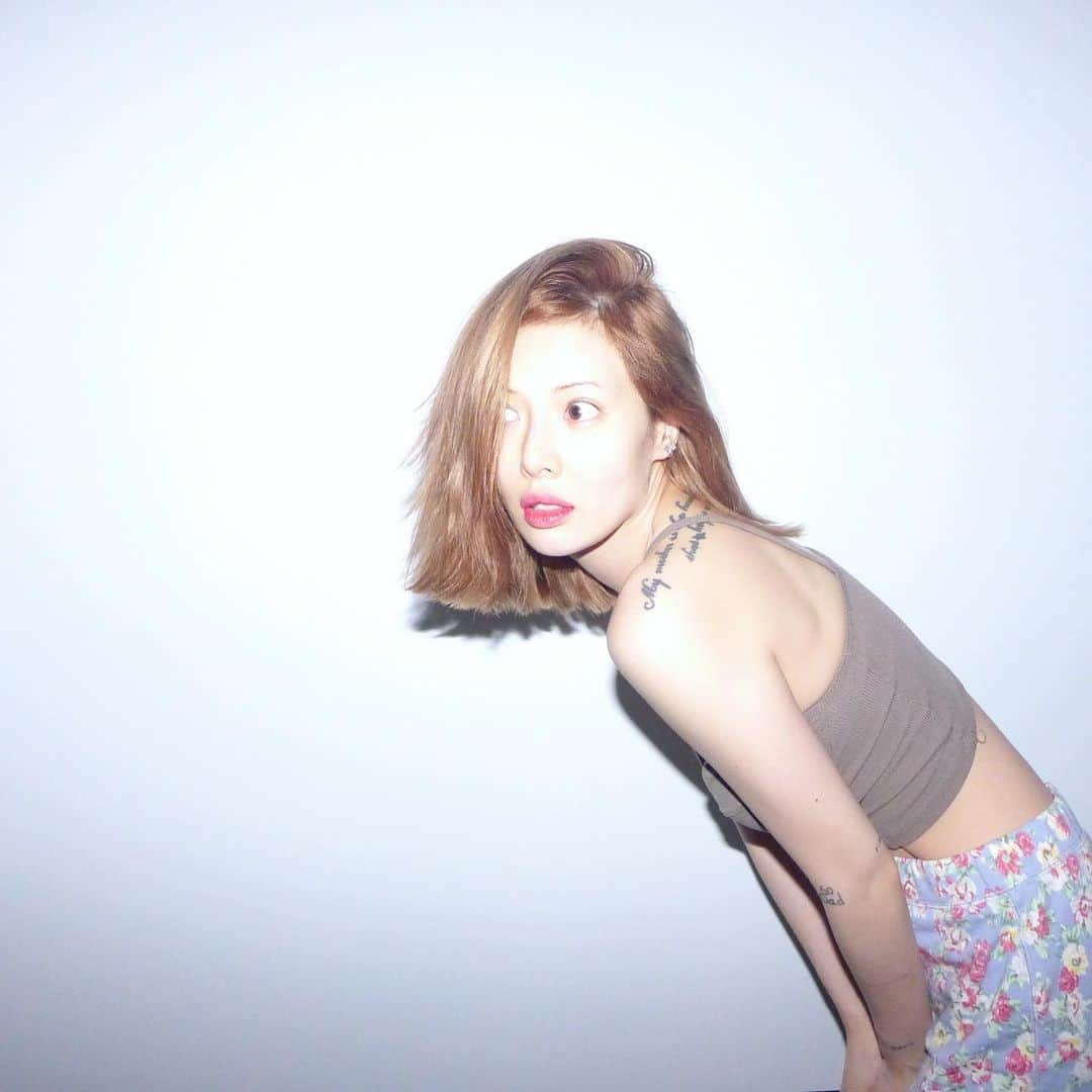 ヒョナ さんのインスタグラム写真 - (ヒョナ Instagram)「✂️✂️✂️」10月12日 0時30分 - hyunah_aa