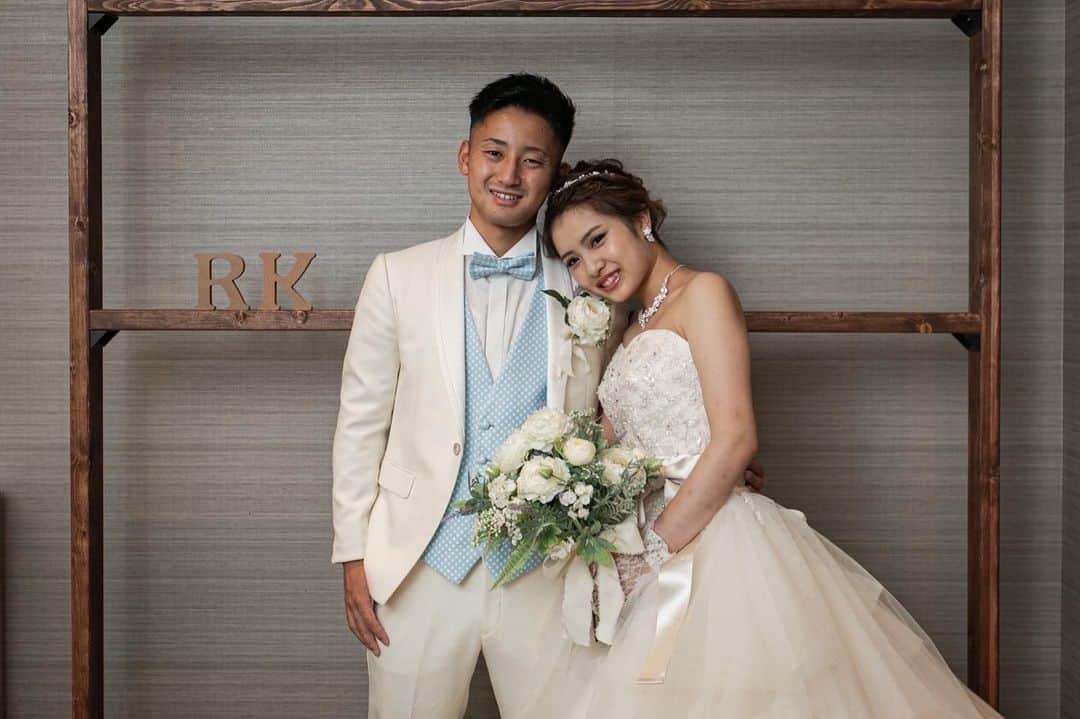 【公式】アールベルアンジェ奈良～結婚式場･ゲストハウス～さんのインスタグラム写真 - (【公式】アールベルアンジェ奈良～結婚式場･ゲストハウス～Instagram)「#アールベルアンジェ奈良 をつけてお写真の投稿お待ちしております✳︎ ・ --------------- ゲストに想いを伝える ゲストと繋がる お2人にとってもゲストにとっても 最高の1日をお過ごしいただけるように --------------- ・ ・ ブライダルフェアの予約はTOPの URLからしてくださいね！ >>>@artbellangenara ・ 『#アールベルアンジェ奈良』 のハッシュタグをつけて お写真を投稿してください✳︎ こちらの公式IG(@artbellangenara) で取り上げさせていただきます✳︎ . ・ ・ #アールベルアンジェ奈良#結婚式#結婚 #奈良結婚式場#挙式#チャペル挙式 #関西花嫁#奈良花嫁#ウェディングドレス #ウェディングレポ#挙式レポ #ウェディングフォト#weddingphoto #weddingtbt#披露宴#ファミリーウェディング #アールベルアンジェ#ハワイウェディング」10月12日 16時34分 - artbellangenara