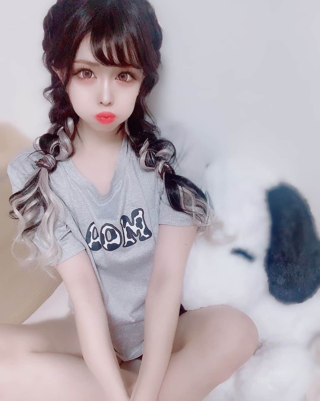 あんじゅのインスタグラム：「♡ ． 時間が足りない🐄⸒⸒ いっぱい作業したいし、いっぱい寝たい。 ． 22日のイベント楽しみにしてて！めちゃくちゃ面白いから！ ． ．  #Burlesque #バーレスク #バーレスク東京 #大阪 #バーレスク大阪 #北新地 #六本木 #キャバ #ホスト #歌舞伎町 #ダンサー #bodymake #性感内衣  #桃尻天使 #ギャルメイク  #金髪女子 #ギャル #加工厨 #ジャニヲタ #美尻女子 #誰かの性癖に刺され #筋トレ女子 #撮影会 #雰囲気好きな人いいね #自撮り界隈 #1mmでもいいなと思ったらいいね #被写体  #ヘアアレンジ #派手髪 #加工女子」