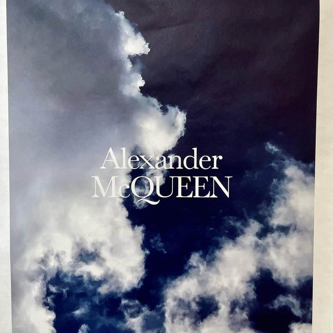 kokiさんのインスタグラム写真 - (kokiInstagram)「I am extremely excited to see the @alexandermcqueen 2022 Women’s Collection October12 th at 21pm  ショーを見るのがとても楽しみです！10月12日21時からalexandermcqueen.comや公式Instagramなどにて公開されます！皆様も是非見て下さいね！  #McQueenSS22 #McQueenCurve」10月12日 13時35分 - koki