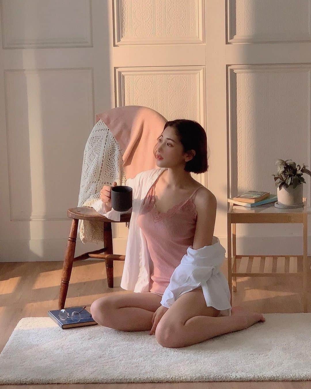 小島みゆさんのインスタグラム写真 - (小島みゆInstagram)「ランジェリー専属モデルの 撮影オフショット📸 . . .  #ランジェリー #lingerie #nale  #グラビアアイドル  #グラビアモデル　#follow #グラビア #扎心了  #gravure #tokyo #ootd #style #photo #sexybody #love #hot #instagravure #맞팔 #tagsforlikes  #sexy　#セクシー #섹시 #수영복　#아이돌 #좋아요반사 #좋아요 #오오티디 #アイドル　#여자」10月12日 14時30分 - _8_miyu