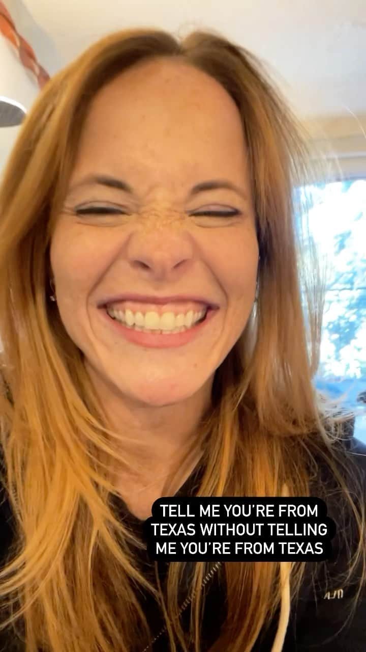 ケイティー・ルクレールのインスタグラム：「I told myself I’d never do a lip sync video but I honestly couldn’t resist」