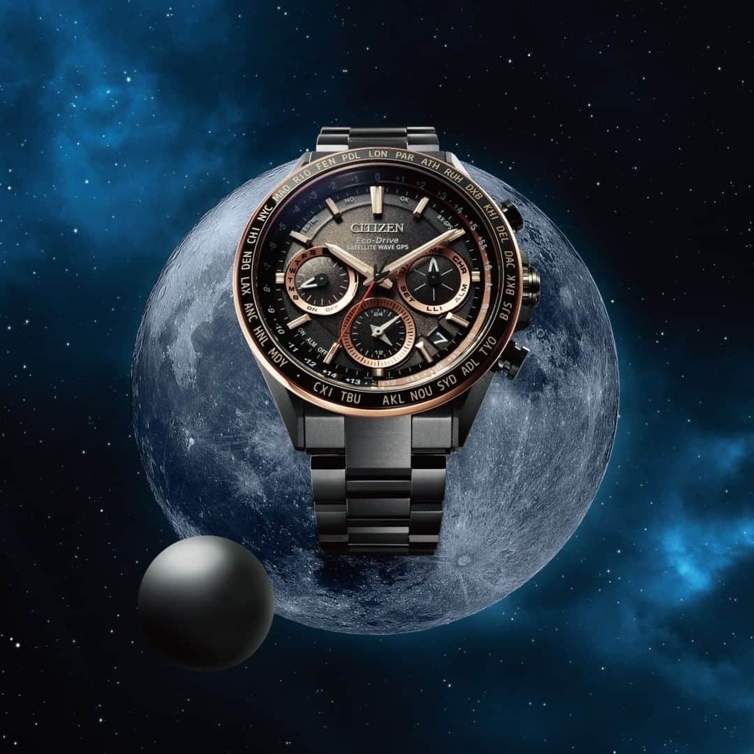 CITIZEN（シチズン時計）さんのインスタグラム写真 - (CITIZEN（シチズン時計）Instagram)「『アテッサ』のACT Lineに、月面をデザインモチーフにした新商品が登場🌝  エコ・ドライブGPS衛星電波時計の最上位ムーブメントF950を搭載。正確な時刻を受信、表示します。  3時、6時、9時位置のサブダイヤルが設置されたクロノグラフに、月面をイメージしたメタリックな文字板が特徴のモデルです。  ケースとバンドにはブラック、ピンク、ゴールドと異なったデュラテクトを組み合わせで華やかでスポーティーな印象を持たせました。  11月5日（金）発売！商品の詳細やスペックは画像タップでご覧いただけます。  【CC4016-67E　275,000円（税抜価格250,000円）】 #シチズン #マイシチズン #アテッサ #シチズンアテッサ #ACTLine #アクトライン #エコドライブ #クロノグラフ #スーパーチタニウム #ブラックチタン #デュラテクト  #titanium #サファイアガラス #時計 #腕時計 #腕時計くら部 #時計好きな人と繋がりたい  #watch #watches #watchfan #japanwatch　#citizenwatch #citizenwatches #citizenattesa #attesa #ecodrive #メンズファッション #秋コーデ」10月12日 17時30分 - citizenwatchjp