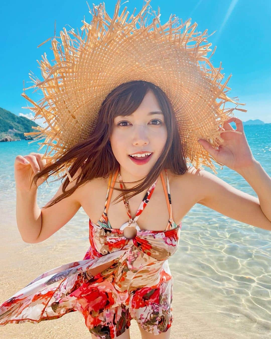 美女美容事情さんのインスタグラム写真 - (美女美容事情Instagram)「《帽子とパレオのコーデ👒☀️🏝》 *⁠ 今回ご紹介させて頂きますのは!!👀❤︎⁠⠀ ののさん< @nonoko0309 >の素敵なお写真📸⁠⠀⁠⠀⁠⠀⁠ *⁠⠀⁠⠀⁠⠀⁠⠀ お洒落なコーデが似合っていてとても輝いています🥰👒 お写真の画質がとても良く芸術的に綺麗です💖☀️ *⠀⁠⠀⁠⠀⁠⠀⁠⠀ ののさん< @nonoko0309 > ⁠⠀⁠⠀⁠⠀⁠⠀ 素敵な投稿ありがとうございました☺️📸✨ *⠀⁠⠀⁠⠀⁠⠀⁠⠀ ののさんのアカウントには他にも素晴らしい投稿が沢山ありますので是非覗いてみてくださいね💁‍♀️💙⁠⠀⁠⠀⁠⠀⁠⠀ *⠀⁠⠀⁠⠀⁠⠀⁠⠀ △▼△▼△▼△▼△▼△▼△▼△▼△▼ ⁠⠀⁠⠀⁠⠀ ❤🧡💛「美女美容事情」💚💙💜⠀⠀⠀⠀⠀⠀⠀⠀⠀⠀⠀⠀⠀⠀⁠⠀⁠⠀⁠⠀⁠⠀⁠⠀ 👇掲載ご希望の方は👇⠀⠀⠀⠀⠀⠀⠀⠀⠀⠀⠀⠀⠀⠀⠀⁠⠀⁠⠀⁠⠀⁠⠀⁠⠀ @b_b_j.jタグ付けと🖤 #ビジョビ ⁠⠀ 🖤タグ付けお願いします✨⠀⠀⠀⠀⠀⠀⠀⠀⠀⠀⠀⠀⠀⠀⠀⁠⠀⁠⠀⁠⠀⁠⠀⁠⠀ △▼△▼△▼△▼△▼△▼△▼△▼△▼  #海#砂浜#帽子#麦わら帽子#麦わら帽子コーデ #水晶浜#福井県#北陸旅行#パレオ#ビーチ#水着#水着コーデ#夏コーデ#ファッション#リゾート#リゾートコーデ#コーディネート#サロンモデル#サロモ#東京カメラ部#ポートレート#ファインダー越しの私の世界#ファインダー越しの世界#japan#summer#beach#sea#portrait」10月12日 17時58分 - b_b_j.j